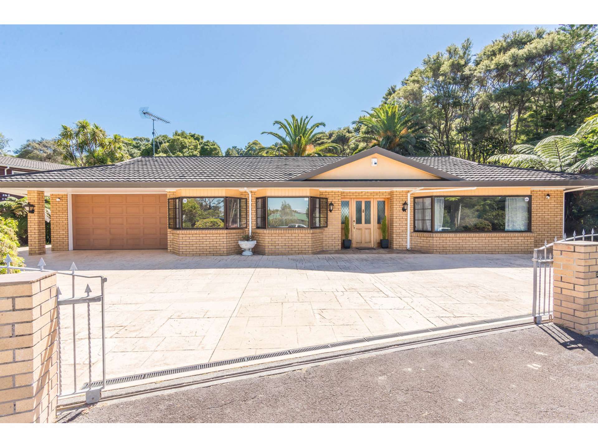 209 Woodlands Park Road Titirangi_0