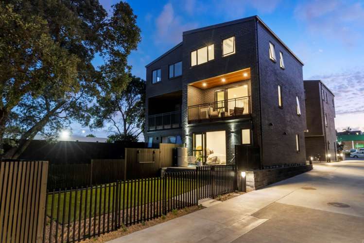9&11 Huia Road Pt Chevalier_0