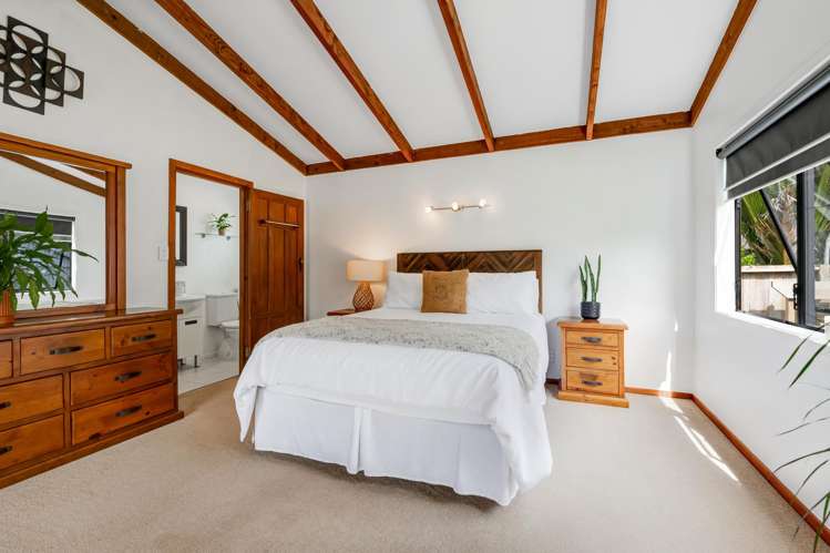 48 D'Oyly Drive Stanmore Bay_10