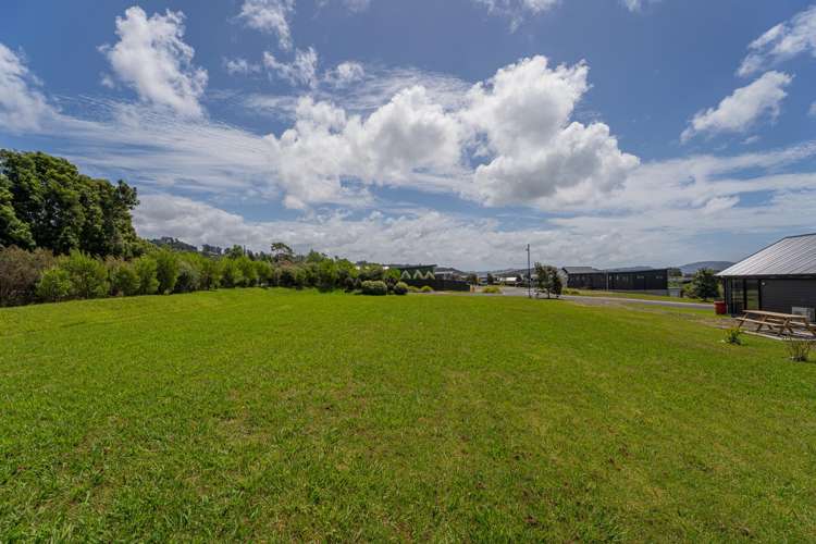 4 Longreach Drive Cooks Beach_1