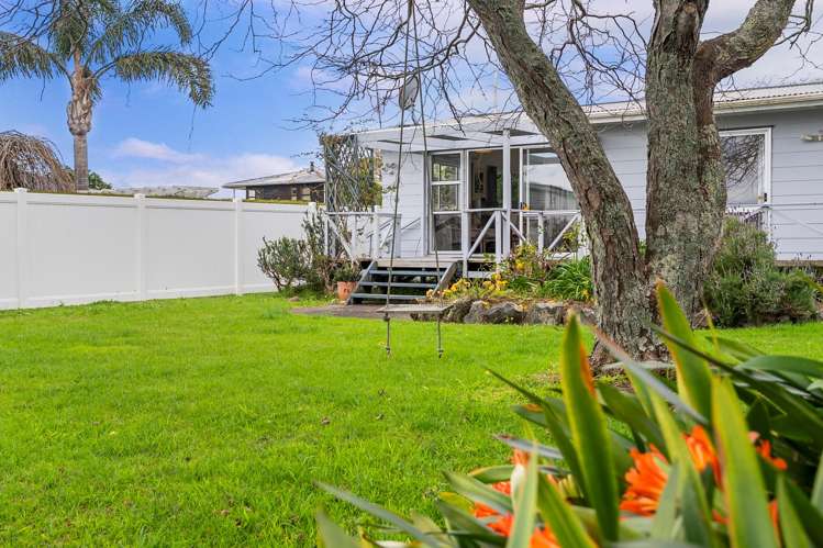 5 Puriri Road Beachlands_1