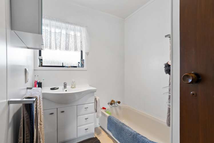 233 Hepburn Road Glendene_14