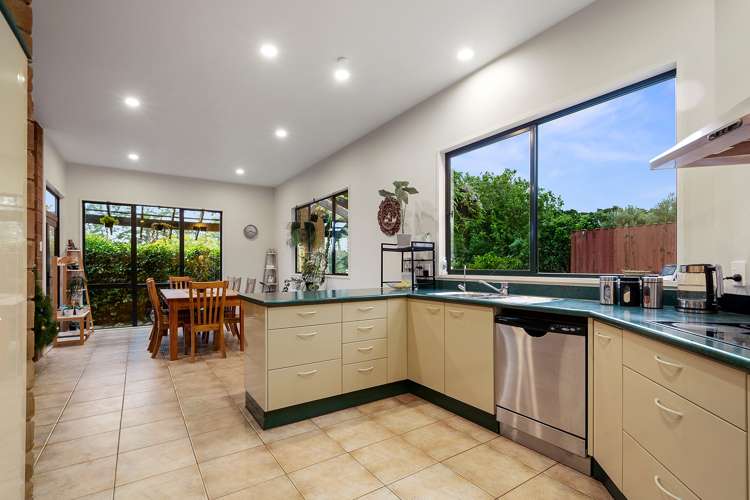 8 Cloverfields Drive Waimauku_9