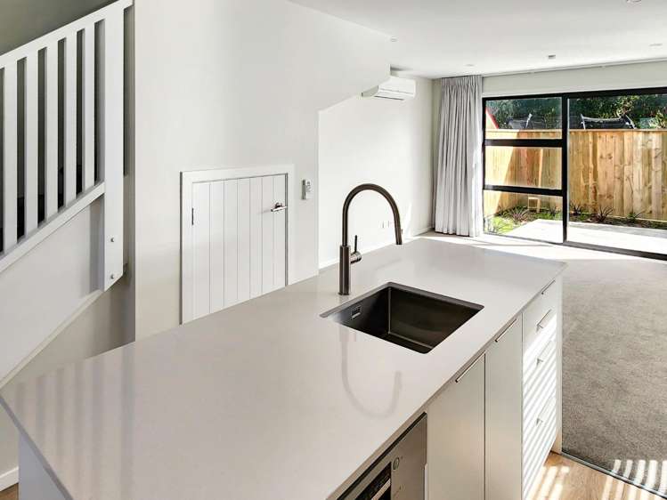 7/31 Wainuiomata Road 10629_2