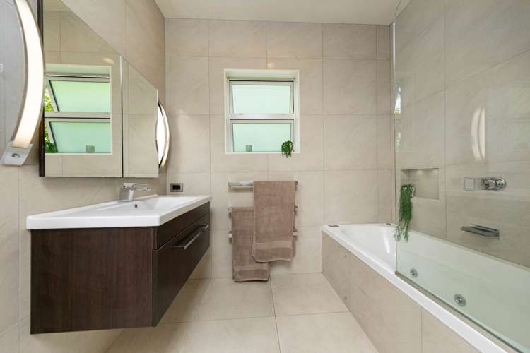 51 Churchouse Road Greenhithe_13