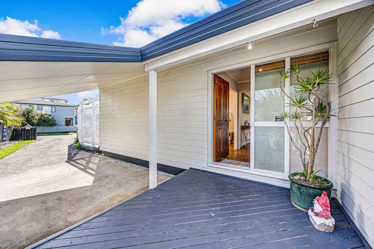 23 Gosford Drive Botany Downs_23