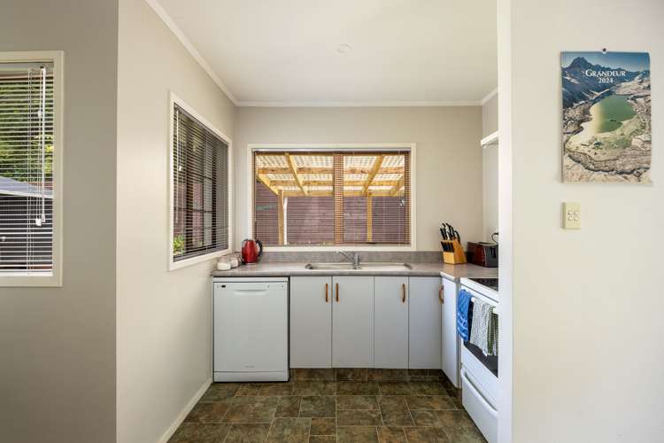 5f Bromley Place Westown_8