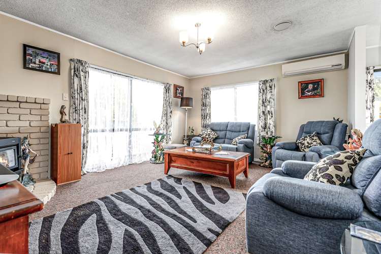 80 Kahikatea Drive Melville_3