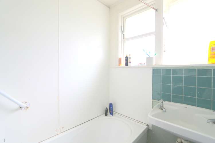 82 Lithgow Street Glengarry_13