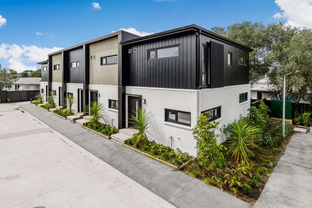 Experience Modern Living in Mangere Bridge