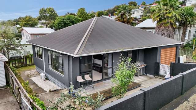 Stylish 2 Bedroom Delight!