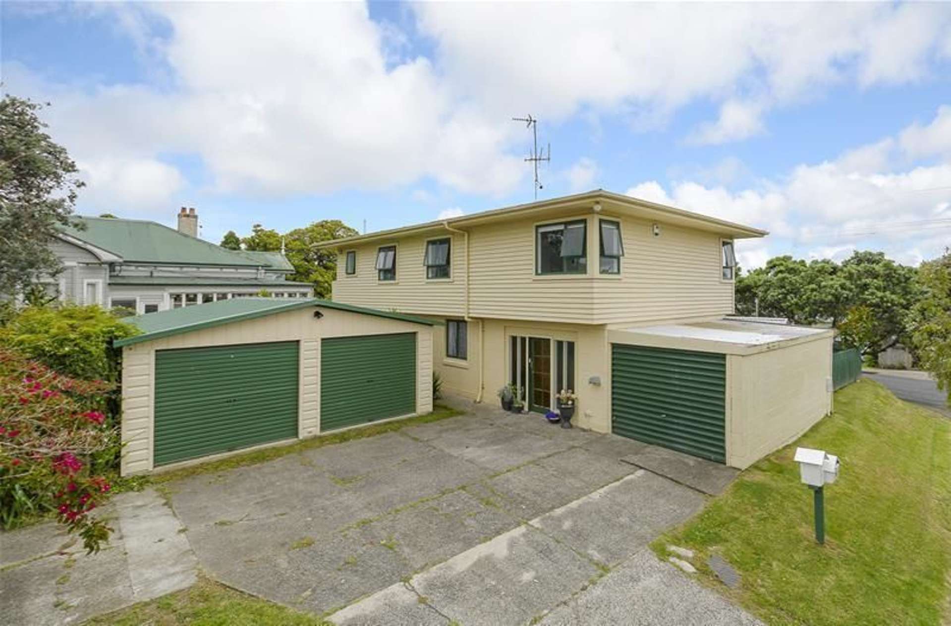 22 Queen Mary Avenue New Lynn_0