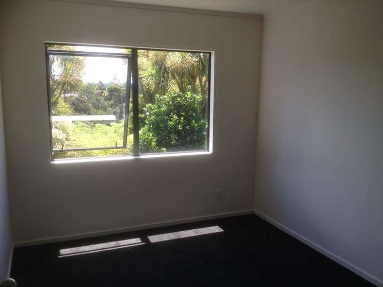 2/3 Erewhon Place Birkdale_15