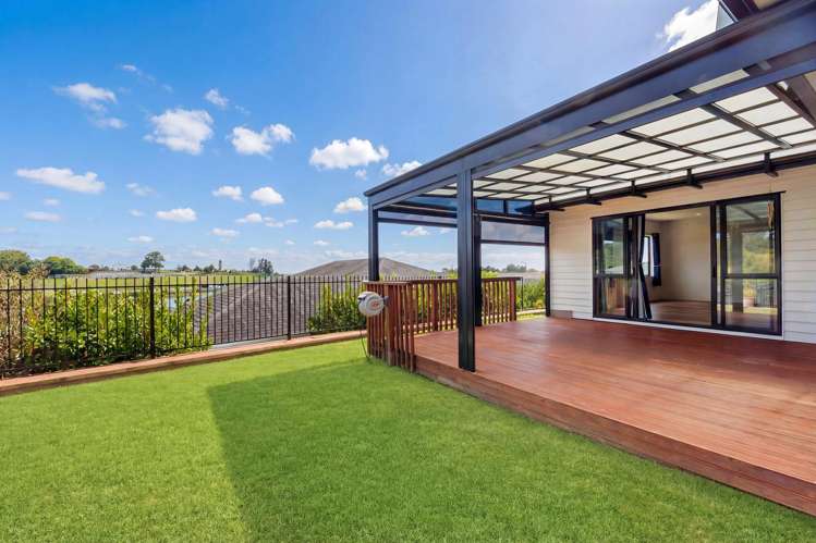 33 Woodridge Drive Stanmore Bay_5