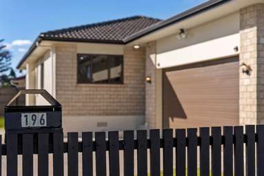 196 Robertson Road_2
