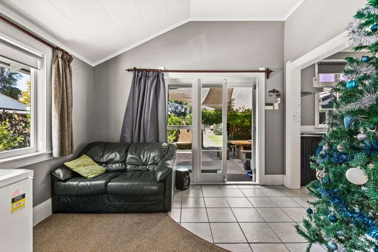 115 Charlotte Crescent Mayfair_2