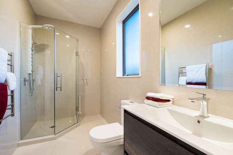 30 Horsefields Drive Flat Bush_16