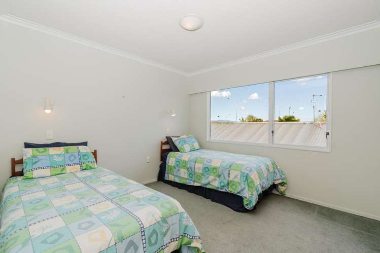 111 Cobham Drive Hamilton East_18