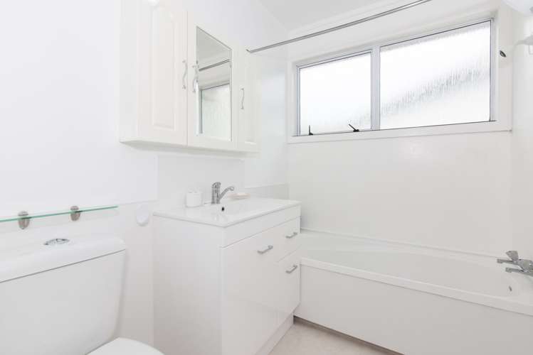 54 Taipari Road Te Atatu Peninsula_8