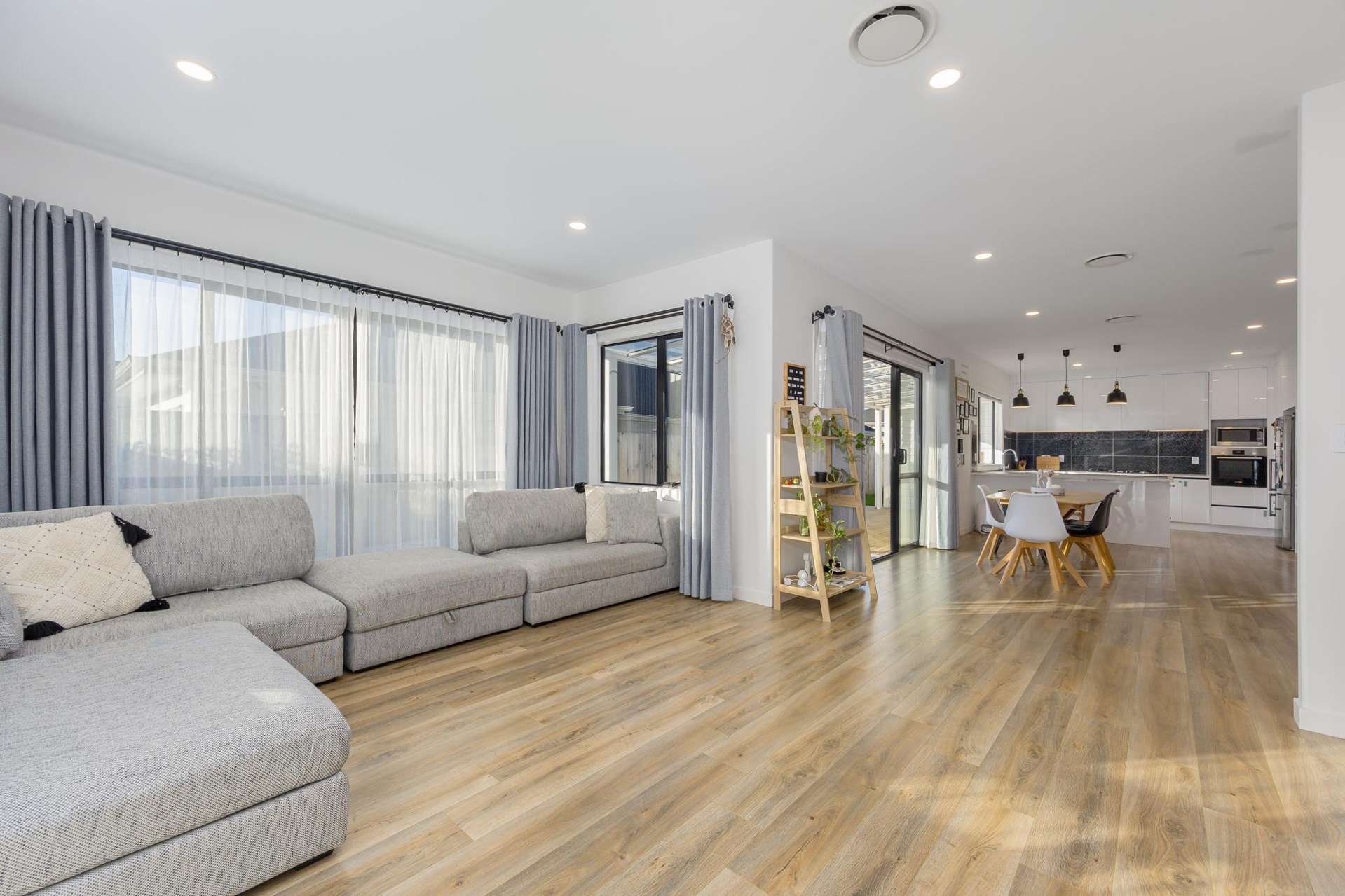 33 Johns Creek Crescent Silverdale_0