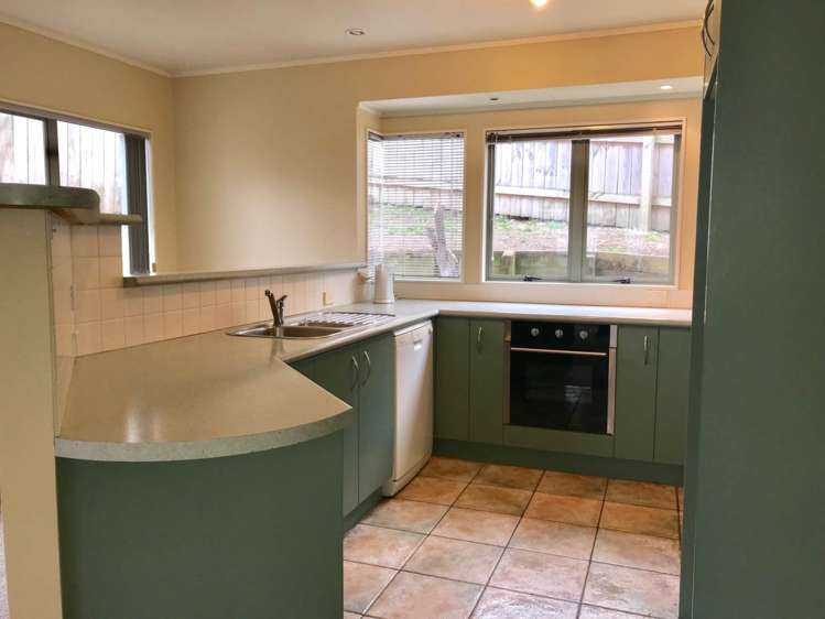 2/126 Brian Crescent Stanmore Bay_1