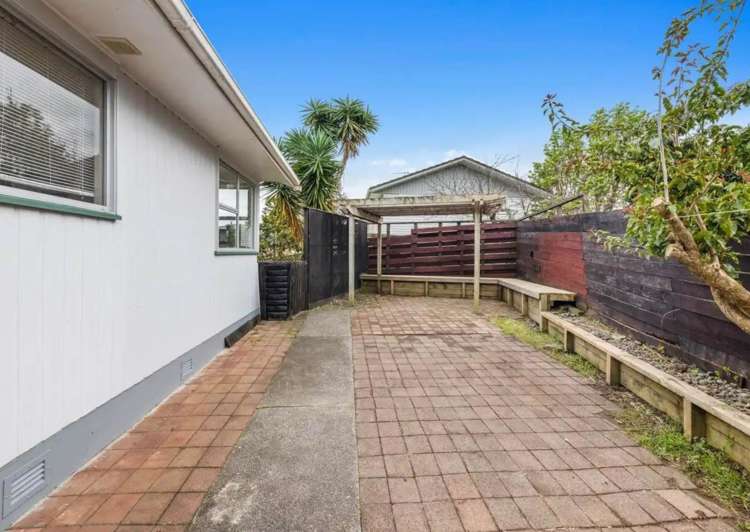 1 Benmore Place Manurewa_13