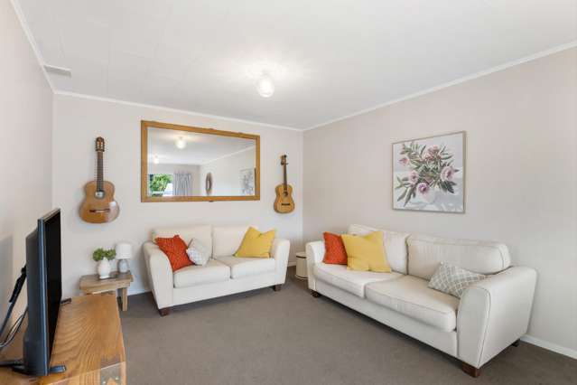 6B Ely Grove Wainuiomata_2