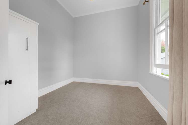 112 Galloway Street Hamilton East_13