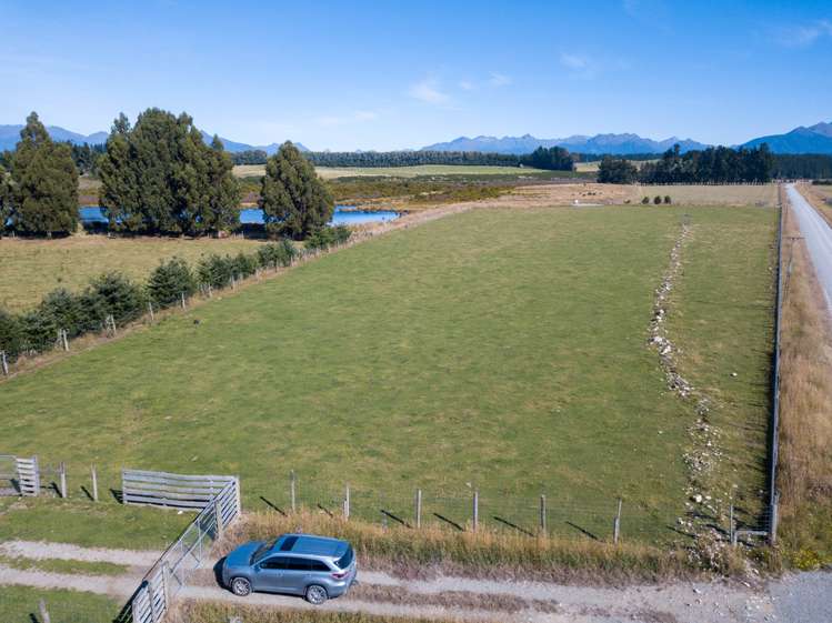 1396 Ramparts Road Manapouri_2