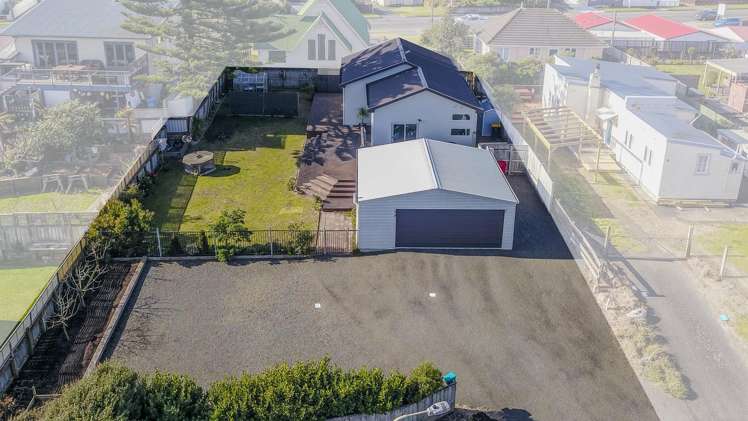 25 Hall Place Foxton Beach_16