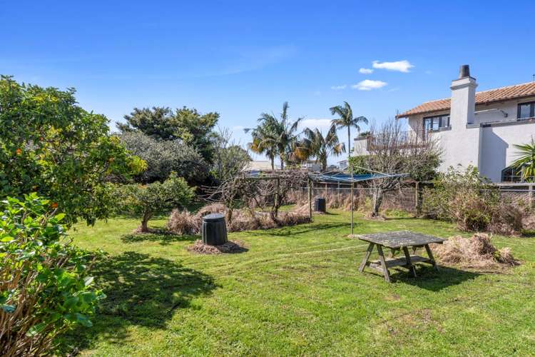 26 Merani Street Narrow Neck_7