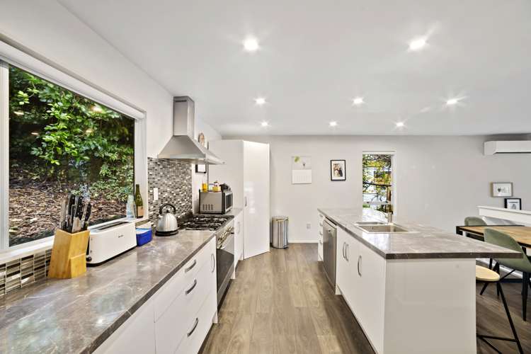 6 Swadel Way Karori_5
