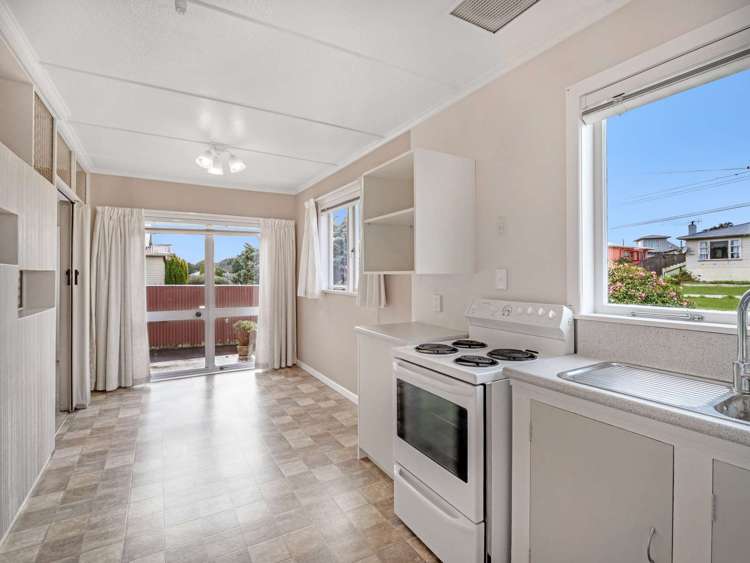 10 Burns Street Tawhero_12