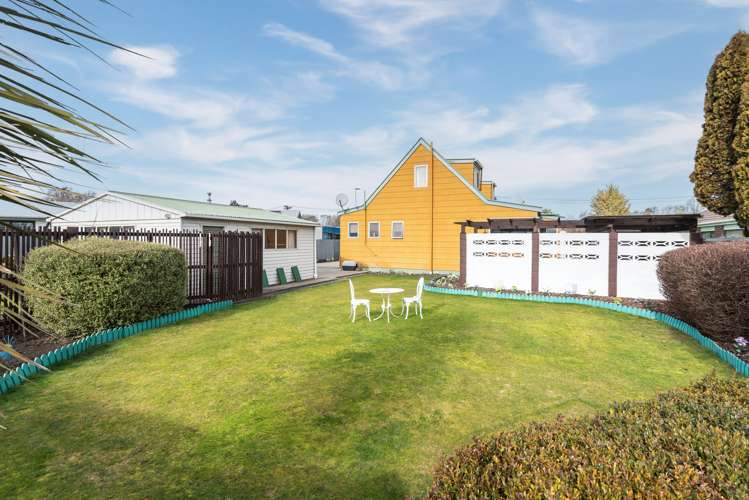 17 Momorangi Crescent Redwood_11