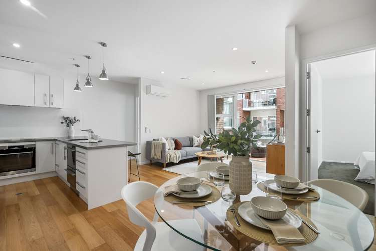 106/54 Surrey Crescent_0