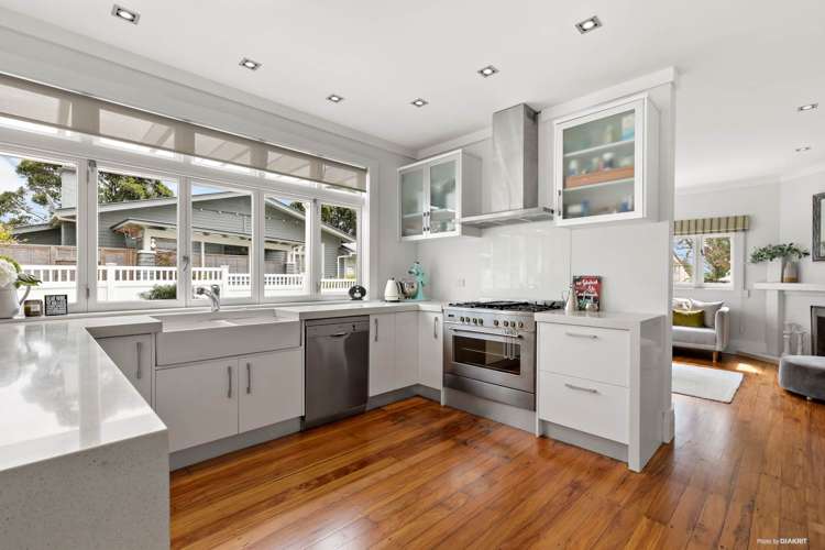 21 Empire Road Devonport_10