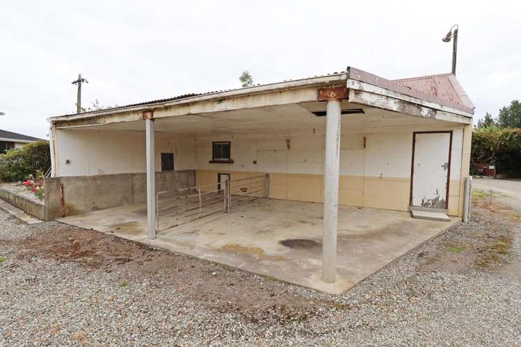 220 Bay Road West Plains_39