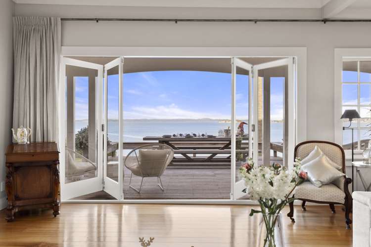 1 Marine Parade Piha_17