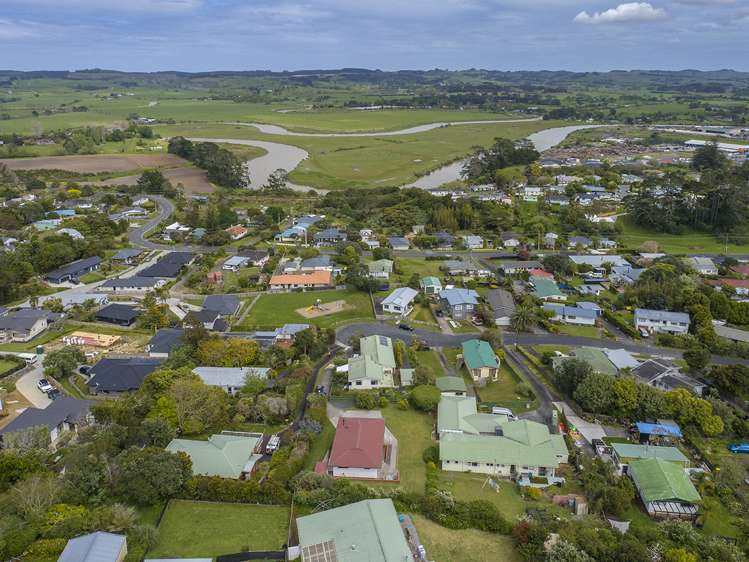 16 Kaipara Cres Helensville_19