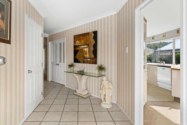 52 Kensington Drive Taradale_2