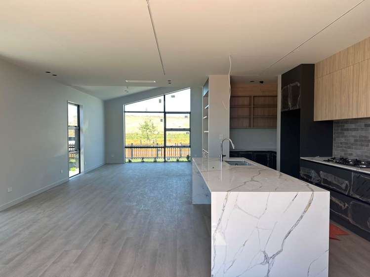 27 Parkland Loop Wainui_1