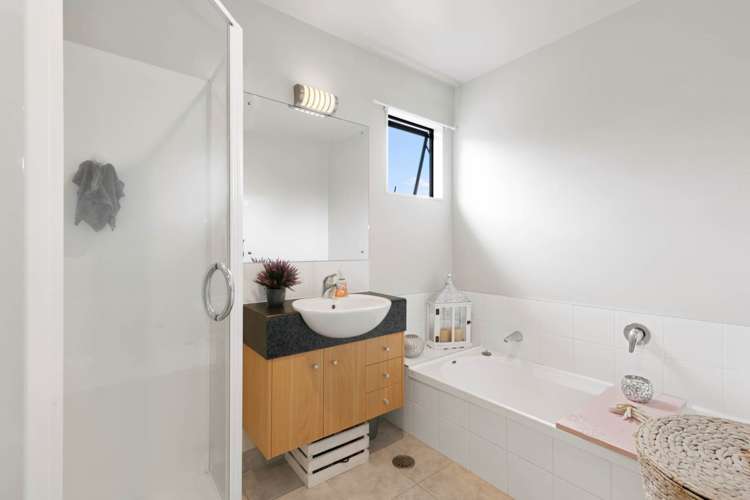 6 Carento Way Stanmore Bay_9