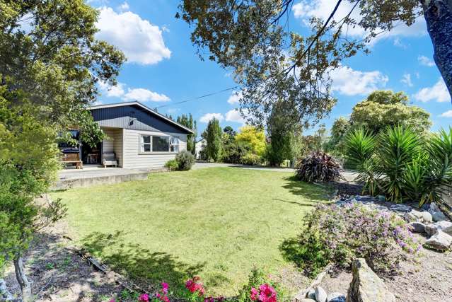 Spacious Family Living On Large Section