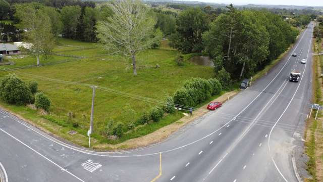 DAIRY FLAT HIGHWAY CORNER SITE YARD SPACE