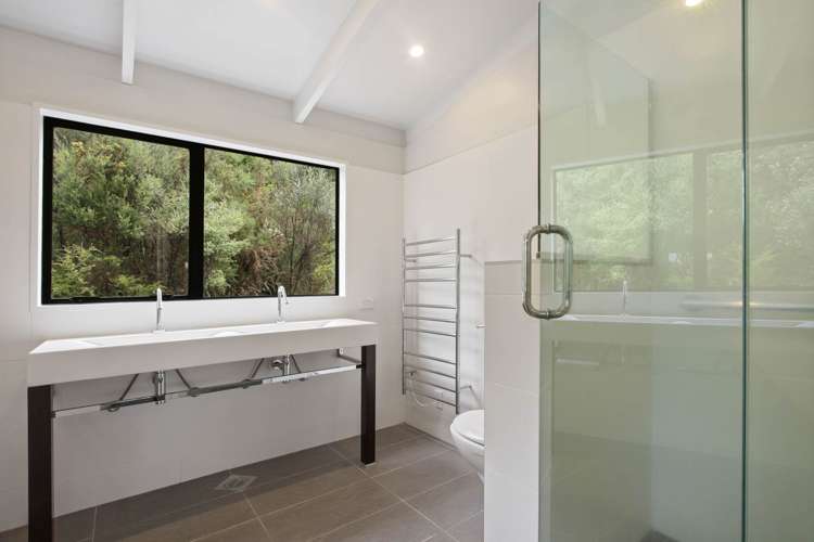 3 Herrings Cove Place Titirangi_28