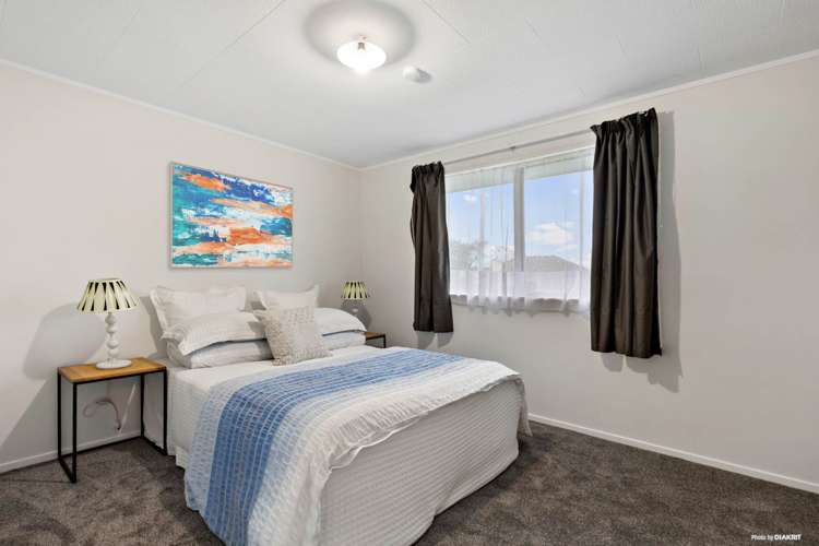 2/2 Hunua Road Papakura_9