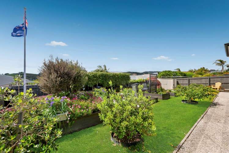 93 Liberty Crescent Beachlands_14