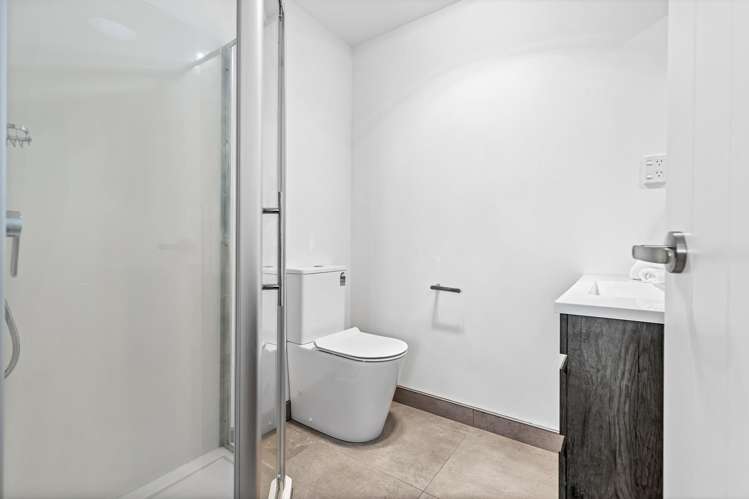 135 Clark Road Hobsonville_19