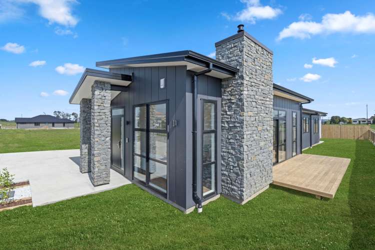 17 Korowhiti Road Clarks Beach_19