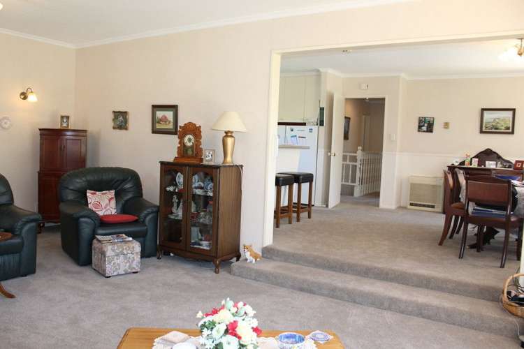 221 Middle Road Allenton_7